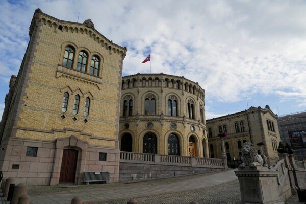 Norway: Budget Failure and Oil Investment Talks
